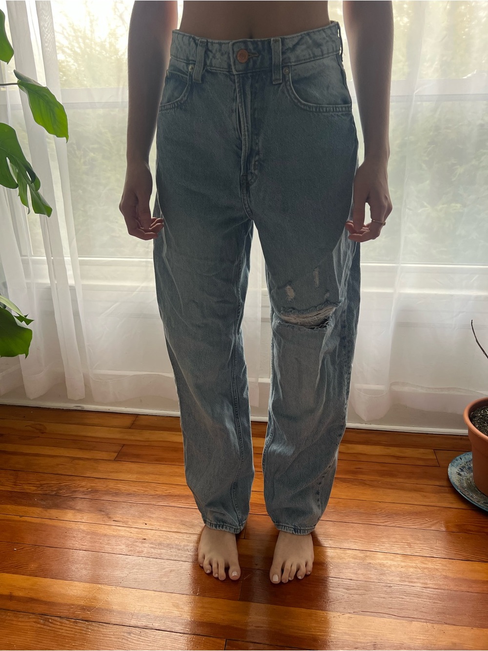 Light Blue Distressed Women's Relaxed Fit Jeans